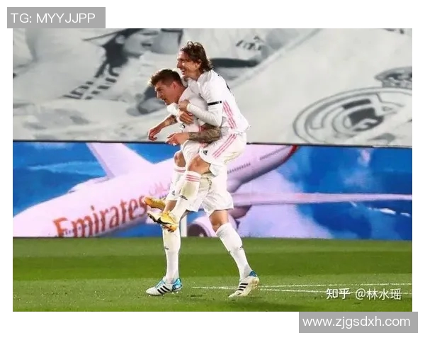 足球明星精彩进球瞬间及其背后的故事解析 足球明星精彩进球瞬间及其背后的故事解析